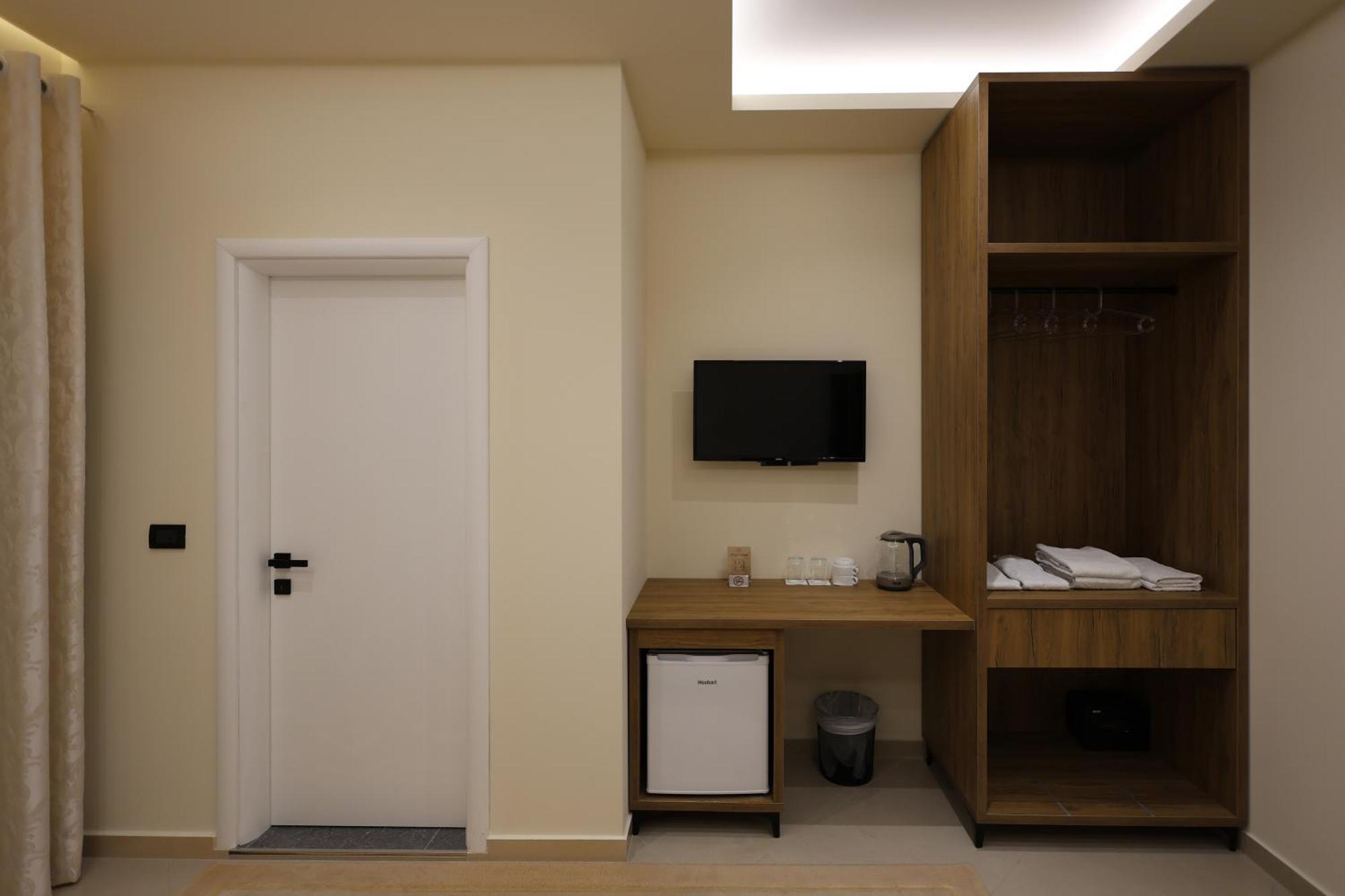 Hotel Mimani Берат Екстериор снимка
